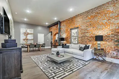 Image de 2 Kitchens | 2 Living Rooms | 2 Terraces! Double Up ✌🏽In The Heart Of It All