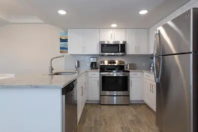 Image de Steps to the Beach! Shopping, Pool, Water Parks, Near Suncoast Seabird Sanctuary