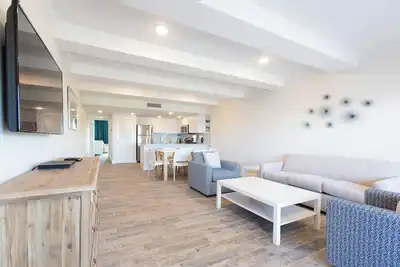 Image de Steps to the Beach! Kitchen, Pool, Golf, Near Suncoast Seabird Sanctuary