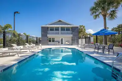Image de Ultimate Getaway! 2 Serene Units, Bbq Facilities, Outdoor Fireplace, Kitchen, Pool, Golf