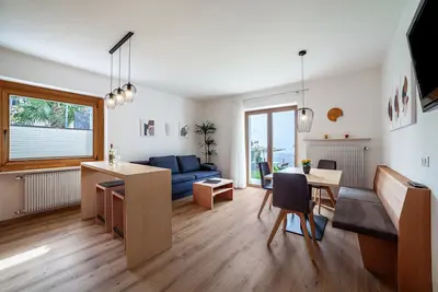 Image de Appartement \"Haus Hohenrain 2\" avec vue sur les montagnes, piscine, Wi-Fi, terrasse et jardin