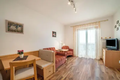 Image de Appartement \"Haus Hohenrain 3\" avec vue sur les montagnes, piscine, Wi-Fi, terrasse et jardin