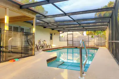 Image de Comfortable home, heated salt-cell pool with child-safety, 10 min from the beach