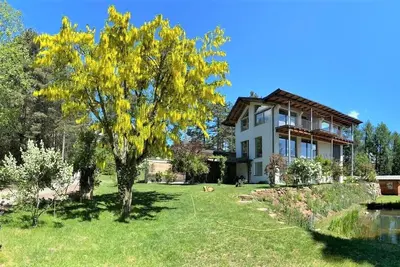 Beautiful apartment with glass front and mountain panorama - near Bolzano