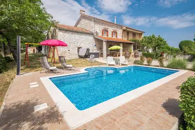 Image de Belle maison de 2 chambres Ă Erzisce