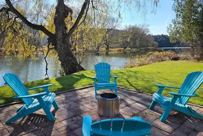 Image de Beau Rivage Waterfront, kayak, Sup, great fishing, swimming, fire pit, updated