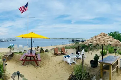 Image de Spectacular Ocean View Beachfront Renovated 2br