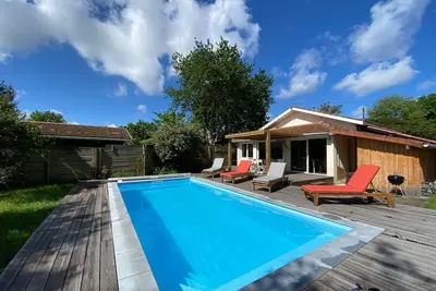 Image de Maison Des Lauriers à Andernos avec piscine chauffée