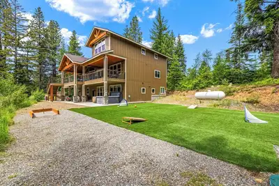 Image de Entertainer’s Dream – Golf, Boating, Games & Hot Tub + Midweek Summer Special