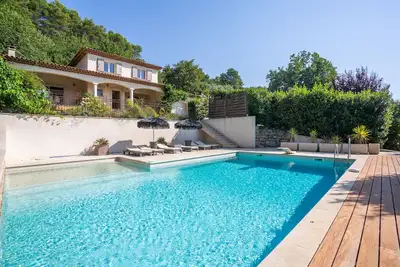 Image de Villa d'exception - 4 ch - 8 pers - Piscine 75 m2 - Pétanque - Billard. . .