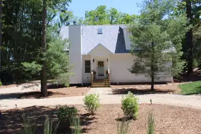 Image de Family friendly home - Just a short walk to the beach!
