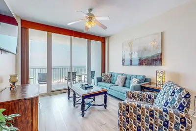 Image de Cozy Gulf front condo W/ private balcony, shared pool/hot tub & beach access