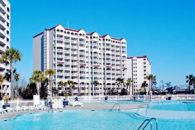 Image de Yacht Club Waterfront Villa 15000sf Pool Hot Tub