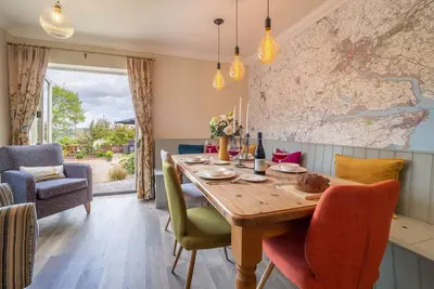 Image de Immaculate luxury retreat in pretty village with great pubs - Box Valley Cottage
