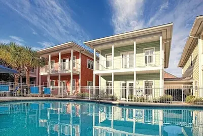 Image de Destin | Romantic Beach Retreat | Pool + Beach