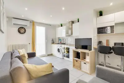 Image de ⭐️Magnifique T5 Gare St Charles\/Vieux Port\/2 Balcons⭐️CLIMATISÉ