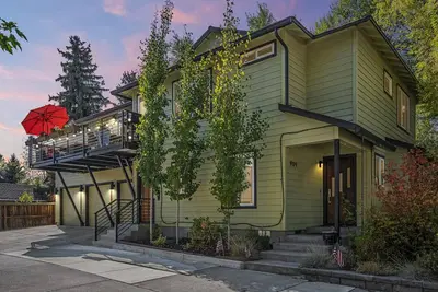 Image de Sweet Spot- Oasis in Walkable Old Bend, Salt Hot Tub, Ac, 100+mbps Wifi, 30 nts