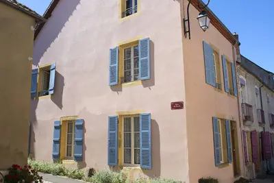 Image de Maison  de village avec grand jardin très calme