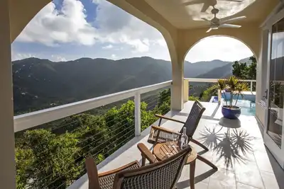 Image de Caribbean Jewels ~ Ajax Peak gem with pool