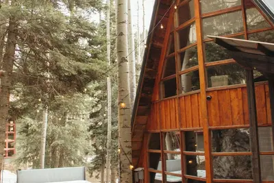 Image de Walk to Lifts and Ski Village with Private Hot Tub