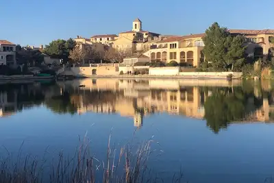 Image de Golf de Pont  Royal appartement climatisé  vue sur  golf, alpilles, luberon