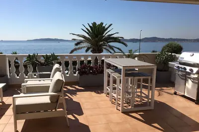 Image de 3-Room Apartment Near Beach / Panoramic Sea View