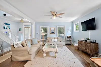 Peach Perfect - Chesapeake Properties