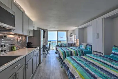 Image de Insta-Worthy. Ocean Front-Best Corner unit in building. Everything is Luxurious