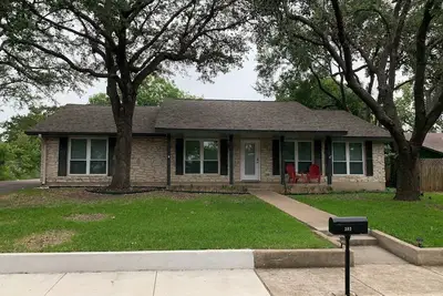 Image de Location- Location- Location- Clean 10 Min Walk to Dr Round Rock. Austin in 20.