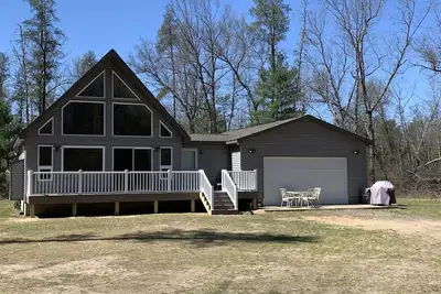 Image de Perfect Getaway! Secluded Modern 3 Bedroom, 2 Bath Cabin on 12. 5 Private Acres