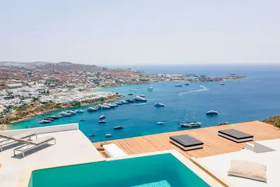 Image de 5 * Bdr Villa RÉNOVÉE Pour 2018 - Au-Dessus Du Restaurant Psarou Et Nammos Beach