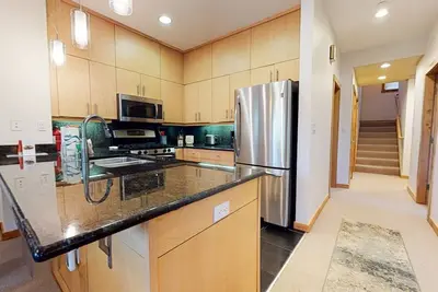 Image de Solstice 18 Beautiful and Modern, Private Washer Dryer, Close to Eagle Lodge by RedAwning