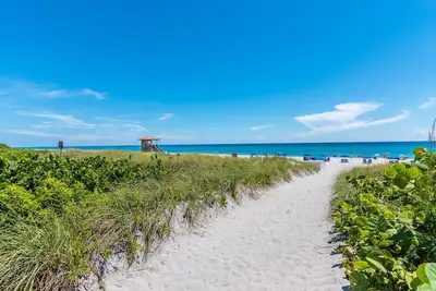 Image de Spacious Florida 4br Family Retreat with Amazing Pool & 2 King Beds near Beaches