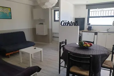Image de Bas de villa 60m2 2ch+ terrasse