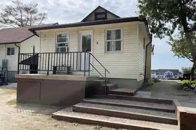Image de Dock Life Beach 1 - Cottage 6, Riverside Property, 2 Bdrm, 3 min walk to Beach 1