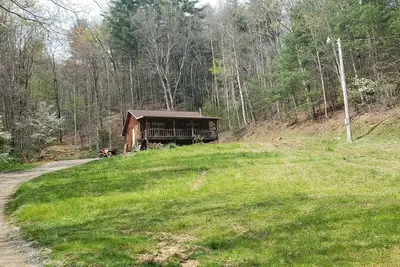 Image de Secluded Cabin in the Mountains
