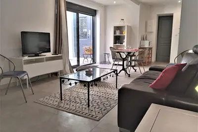 Image de \"Le Patio\"-T2 (52m2)-Terrasse-Garage optionnel-Meublé tourisme***