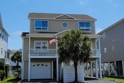 Image de Canal home with access to the Intracoastal Waterway only steps from the beach!