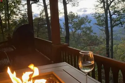Image de Beautiful Views! Your Outdoor Paradise awaits. Mountain Cabin with great sunsets