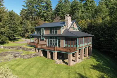 Image de Woodland - Post and Beam Oasis is centrally located off the Mountain Road