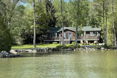 Image de Waterfront & Pvt Beach 120’Shoreline (Sandy&Quiet)- Amazon&Instacart accessible!