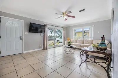 Image de Waterfront 2-Bedroom House