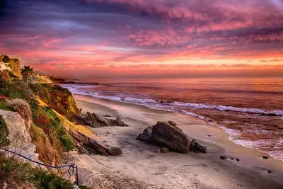 Image de Modern Beach Cottage in the heart of the Hip District, 1800 ft. from the sand!