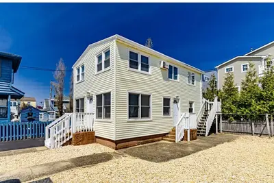 Image de Premier Host-4 Br Seaside Park Duplex One Short Block to Beach, Kit, Liv Room