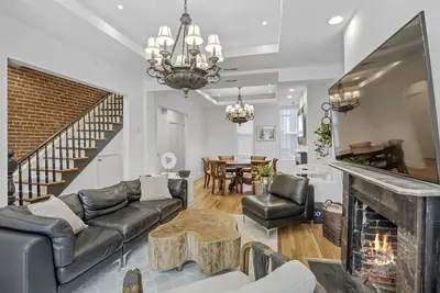 Image de 3 Bd / 3. 5 Br Capitol Views in Historic Shaw