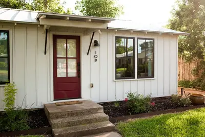 Image de The Cozy Cabernet - short walk to Main St!