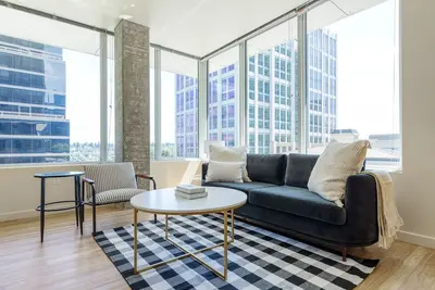 Image de Amazing Downtown Bellevue 2br w/ Lounge, Gyms, near shops, by Blueground