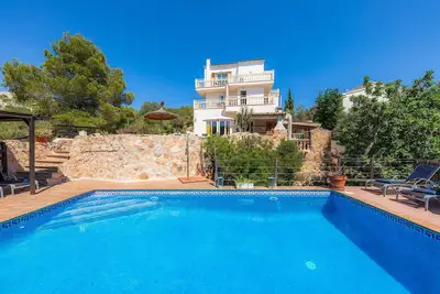 Magnifique Villa Sol avec piscine et Wi-Fi