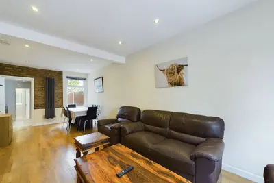 Image de Beautiful 4 bed | 3 bathroom house | Garden| 5 mins walk to East Croydon station