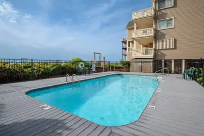 Image de Oceanfront Condo Complex with pool